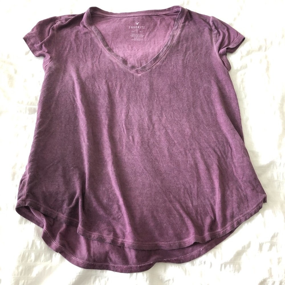 AMERICAN EAGLE— V-Neck “Favorite T”